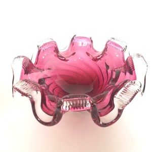 VTG SWIRLED CRANBERRY Glass CLEAR RIMMED CHALET Canada ART GLASS or  Ashtray